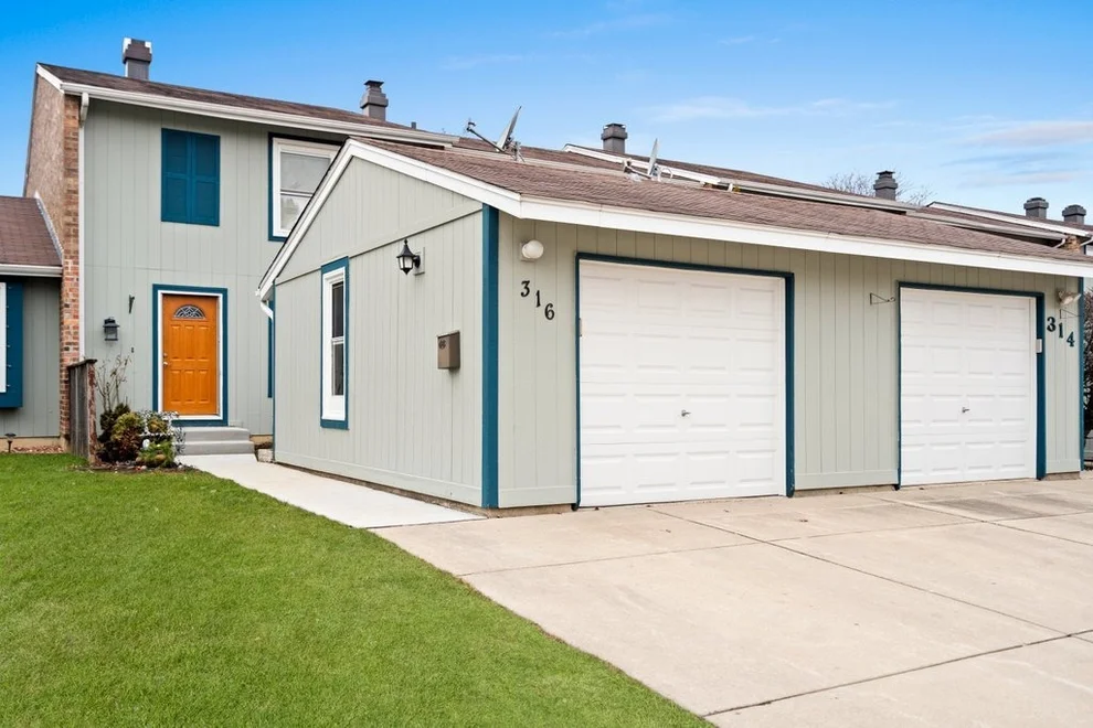 Unit for sale at 316 Colony Green Drive, Bloomingdale, IL 60108