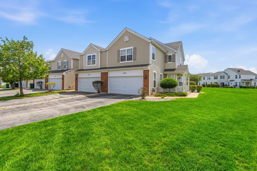Unit for sale at 15329 Kenmare Circle, Manhattan, IL 60442