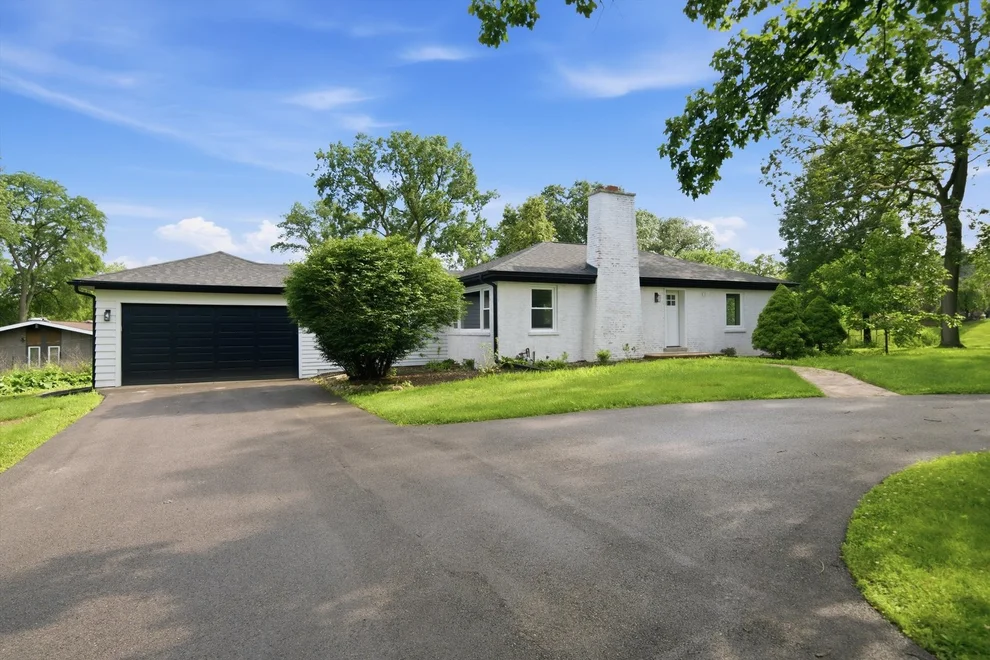 Unit for sale at 75 Brookdale Lane, Palatine, IL 60067