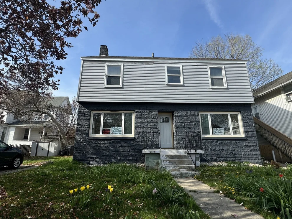 Unit for sale at 212 W John Street, Champaign, IL 61820