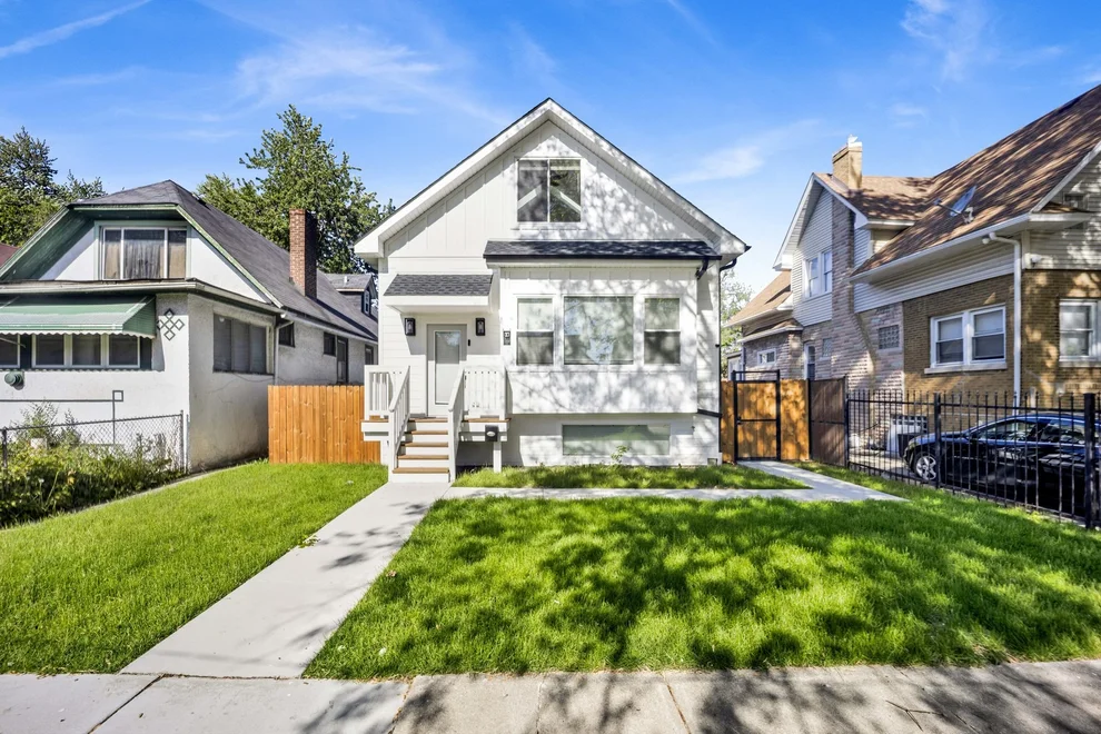 Unit for sale at 1122 N Latrobe Avenue, Chicago, IL 60651