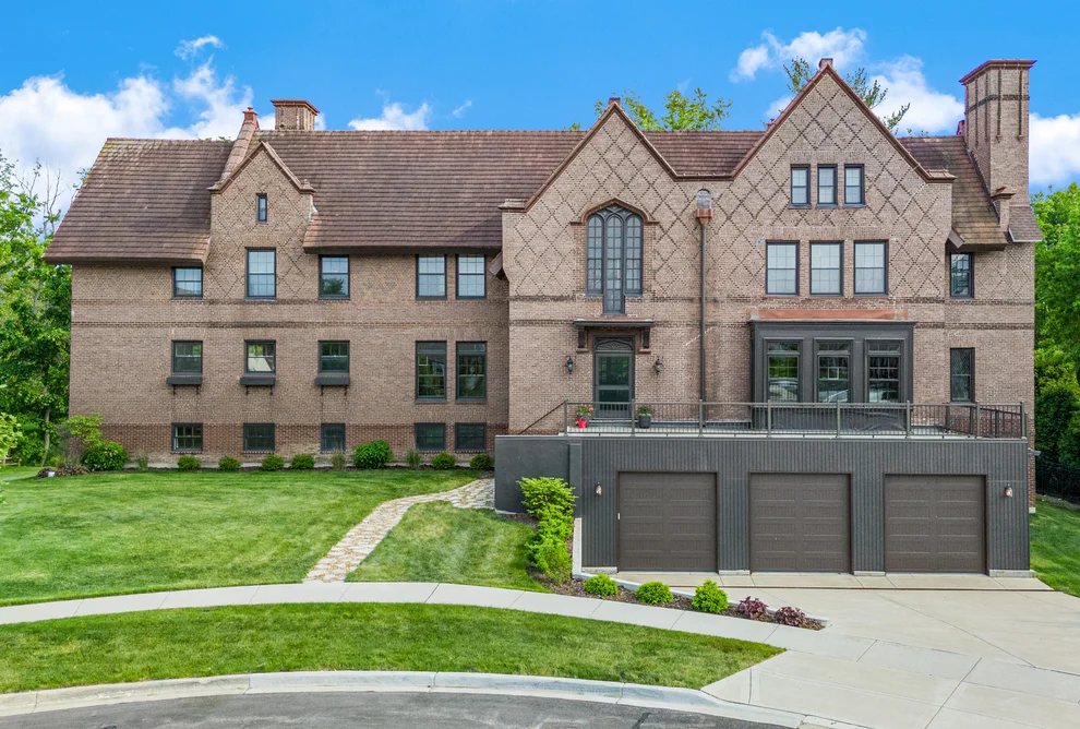 Unit for sale at 141 Loretto Court, Wheaton, IL 60189