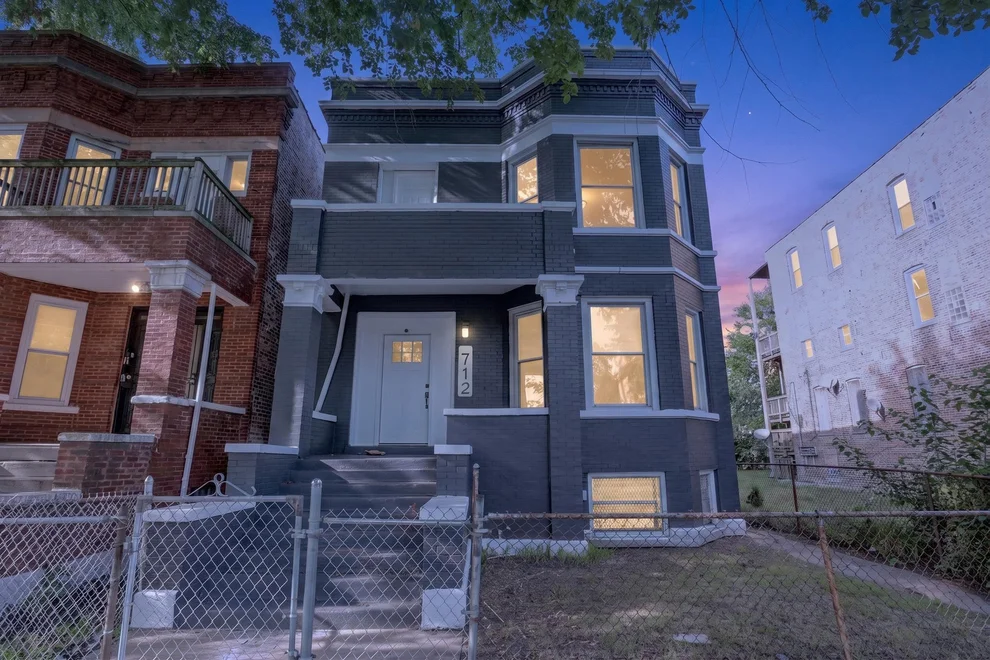 Unit for sale at 712 W Marquette Road, Chicago, IL 60621