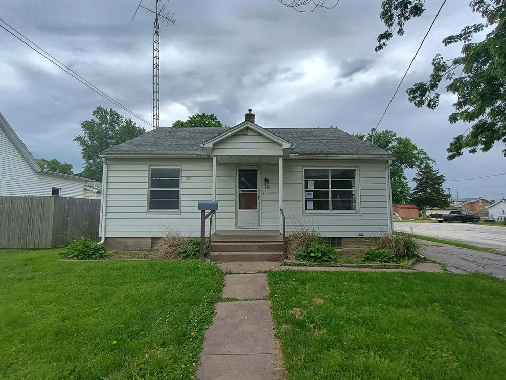 Unit for sale at 120 E Adams Street, Rushville, IL 62681