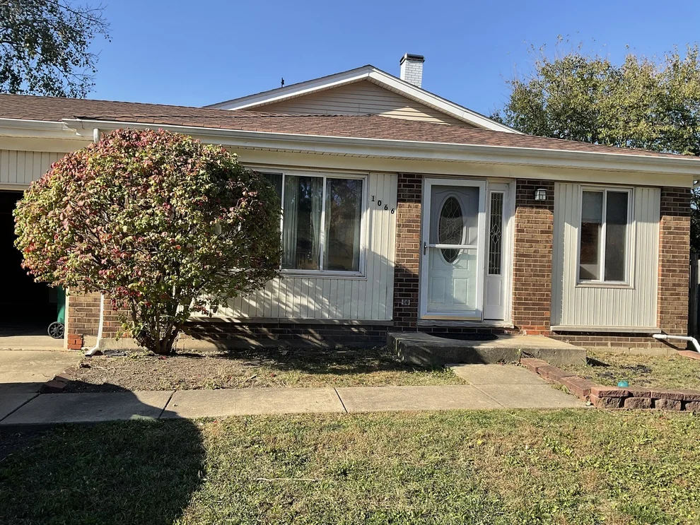 Unit for sale at 1066 Foxworth Boulevard, Lombard, IL 60148