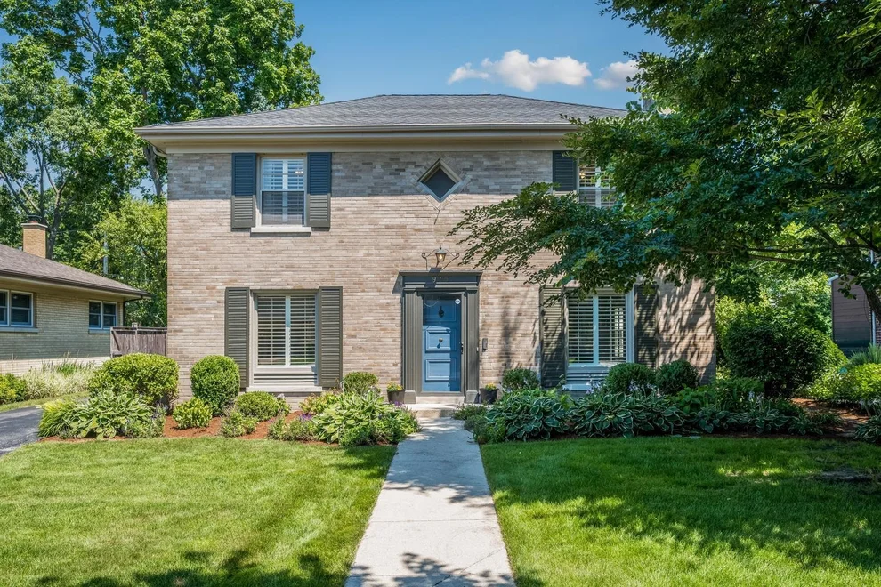 Unit for sale at 915 Indian Road, Glenview, IL 60025