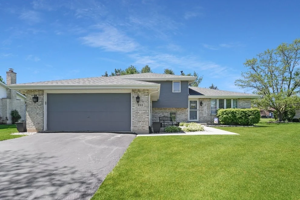 Unit for sale at 3313 Ivywild Lane, New Lenox, IL 60451