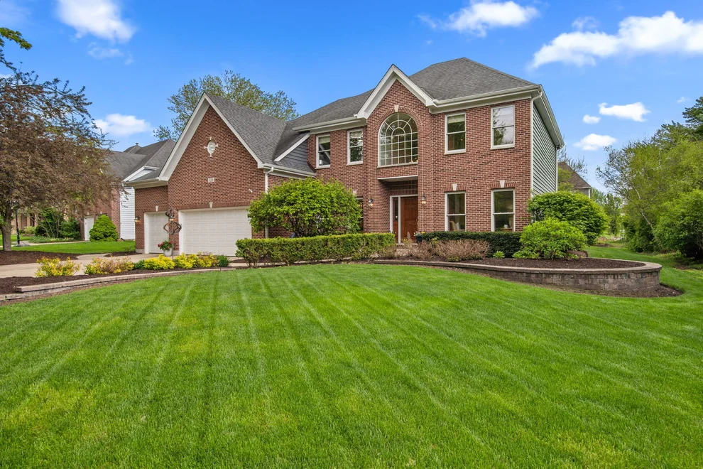 Unit for sale at 526 Ridgelawn Trail, Batavia, IL 60510