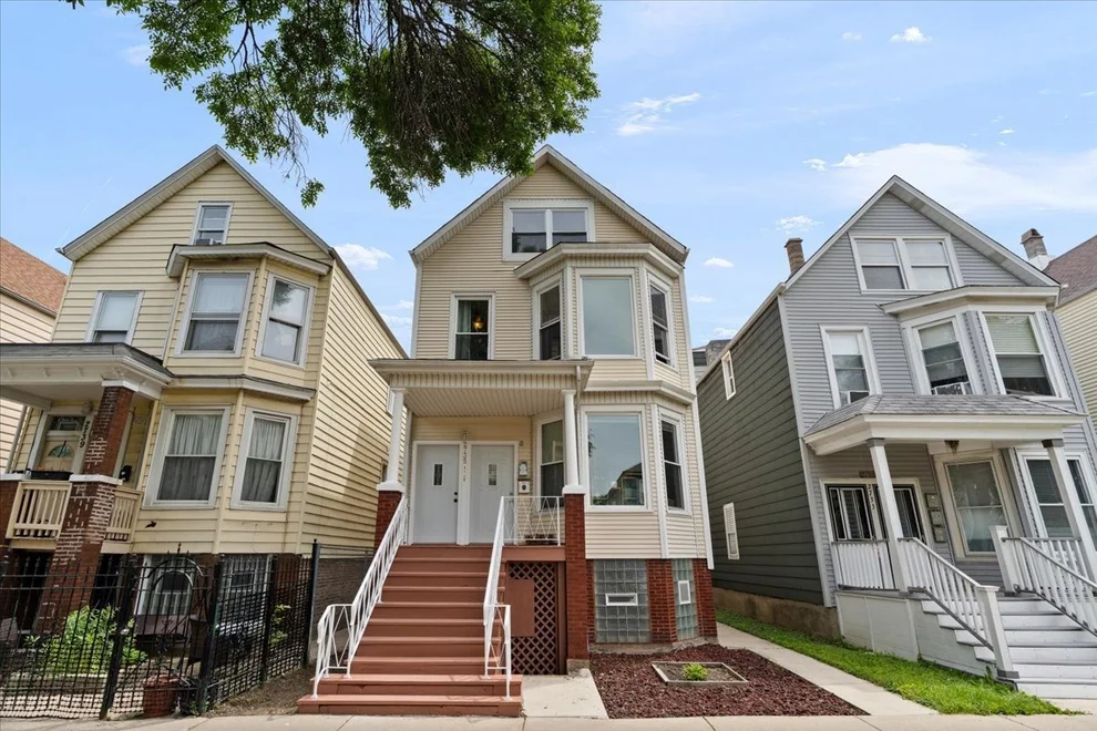 Unit for sale at 2735 N Ridgeway Avenue, Chicago, IL 60647