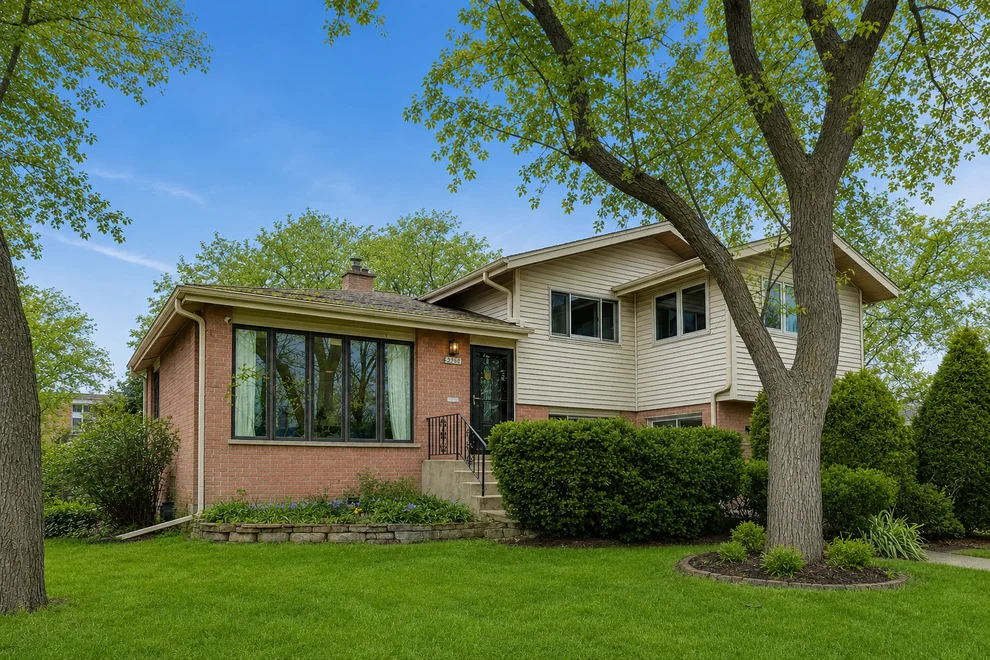 Unit for sale at 2506 Allison Court, Glenview, IL 60025
