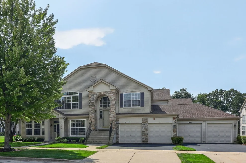 Unit for sale at 2535 Oak Drive, West Dundee, IL 60118