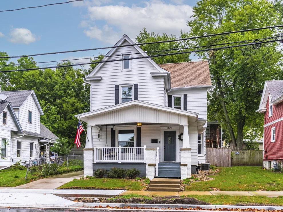 Unit for sale at 809 N Lee Street, Bloomington, IL 61701