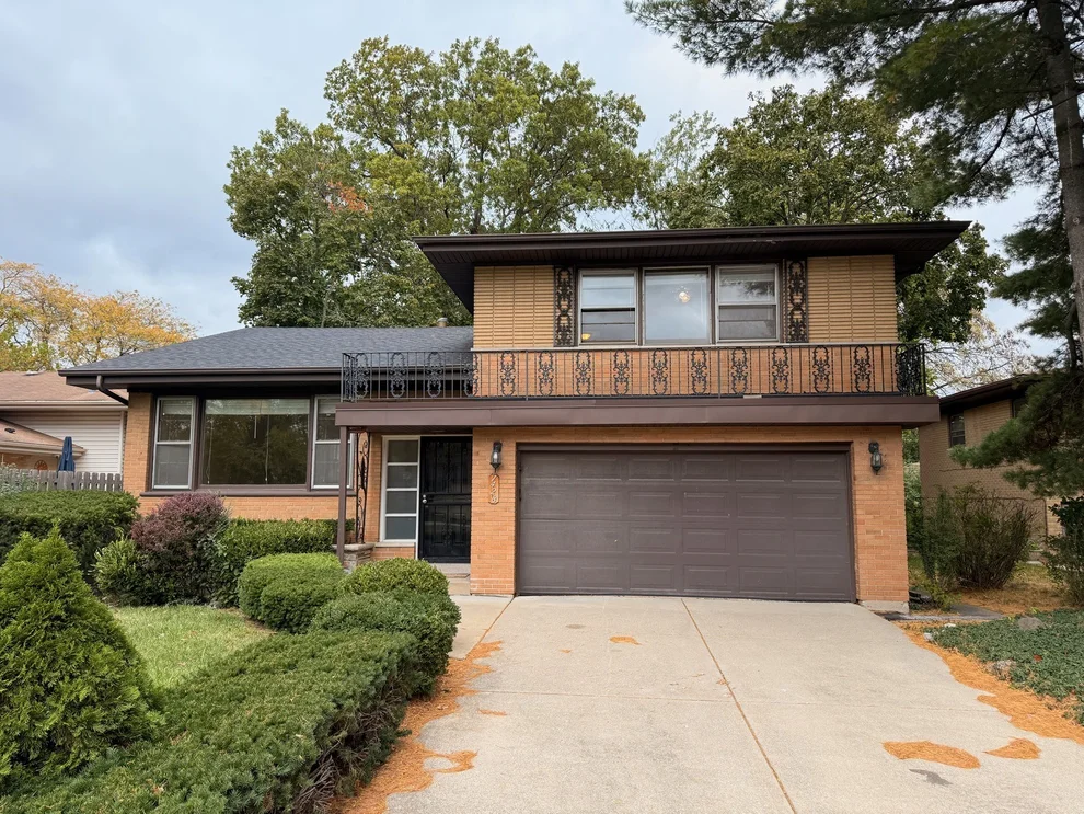 Unit for sale at 1428 E Lyn Court, Homewood, IL 60430