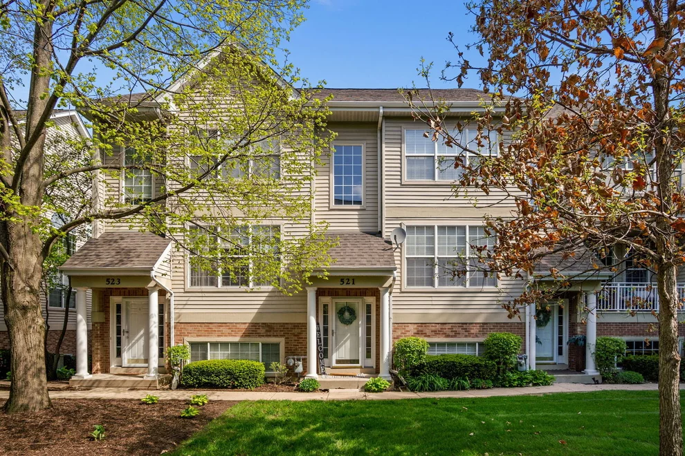 Unit for sale at 521 Pheasant Trail, St. Charles, IL 60174