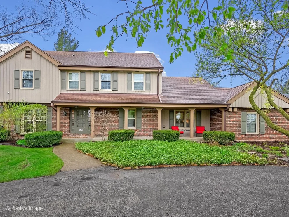 Unit for sale at 1324 Laurie Lane, Burr Ridge, IL 60527