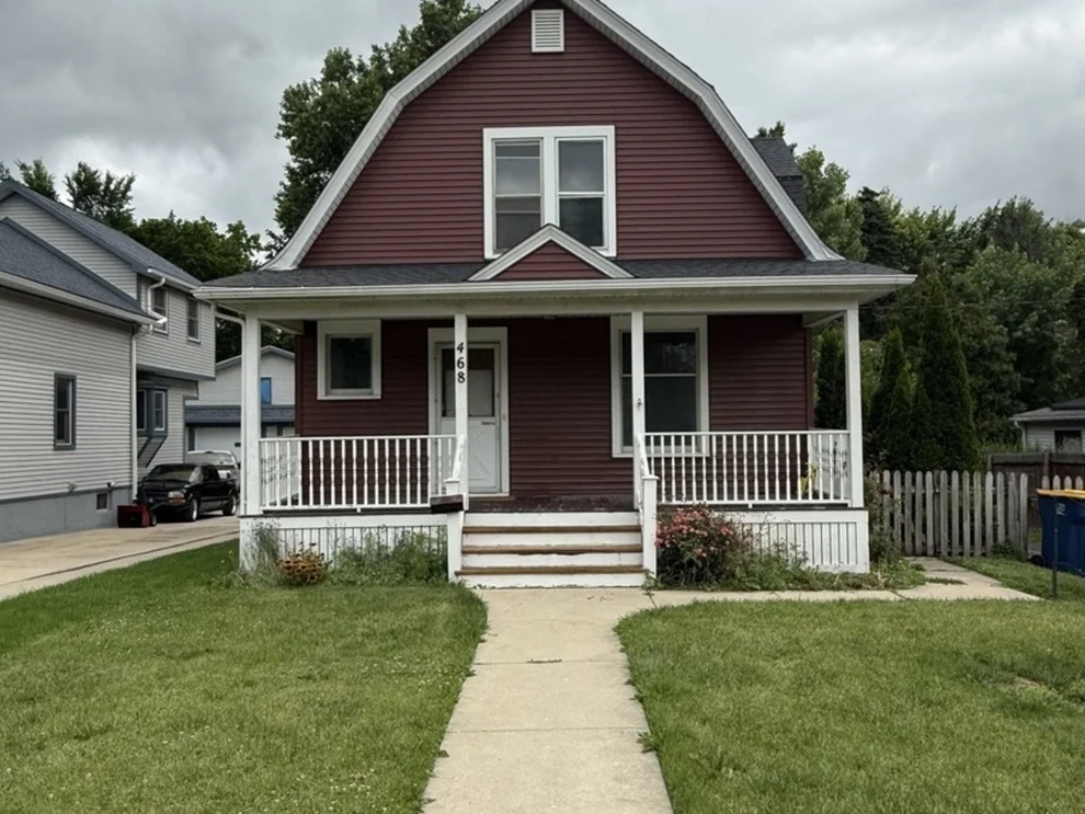 Unit for sale at 468 Locust Street, Elgin, IL 60123