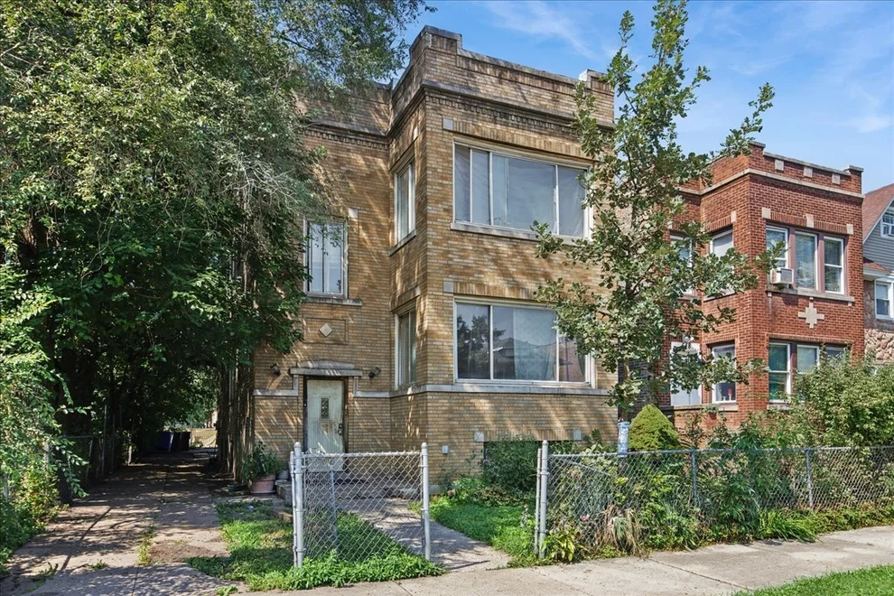 Unit for sale at 514 N Leamington Avenue, Chicago, IL 60644