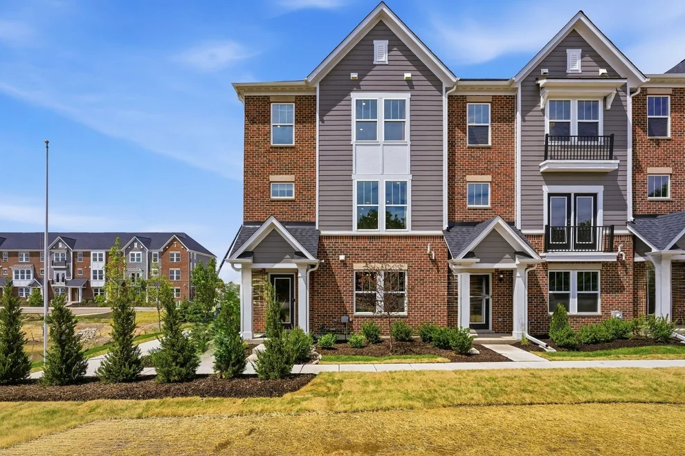 Unit for sale at 256 Warren Lane, Schaumburg, IL 60193