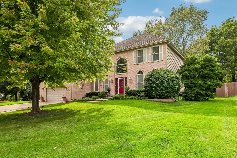 Unit for sale at 2002 Ravine Drive, Gurnee, IL 60031