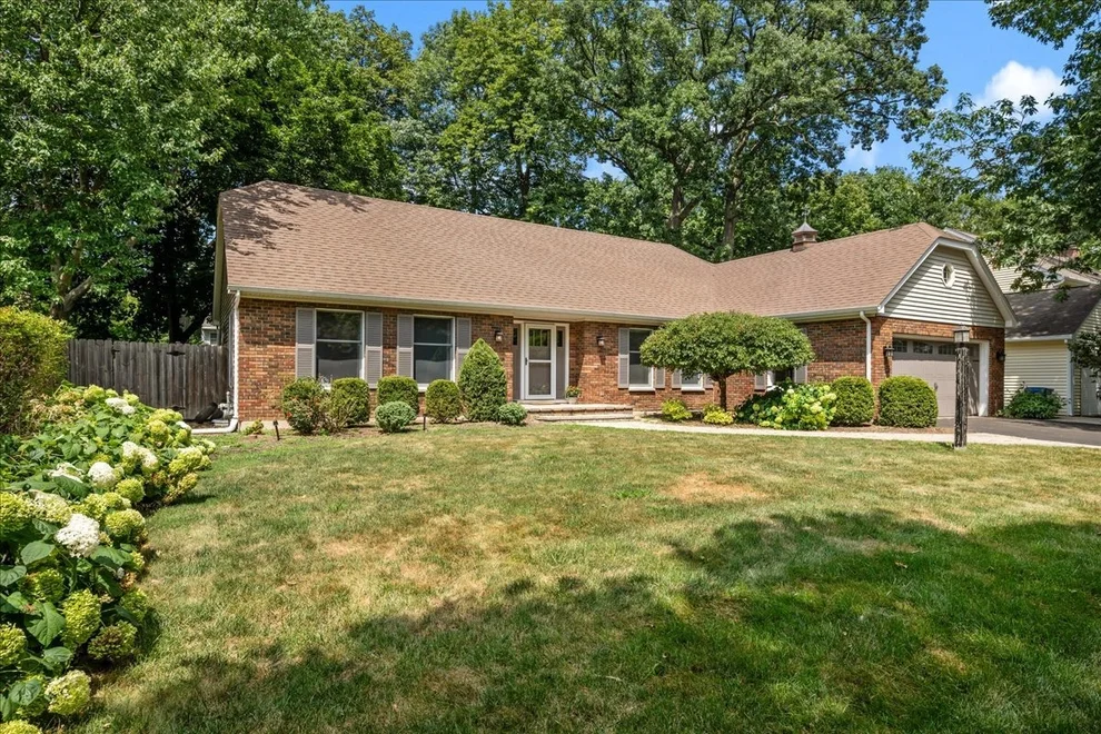 Unit for sale at 1846 Allen Lane, St. Charles, IL 60174
