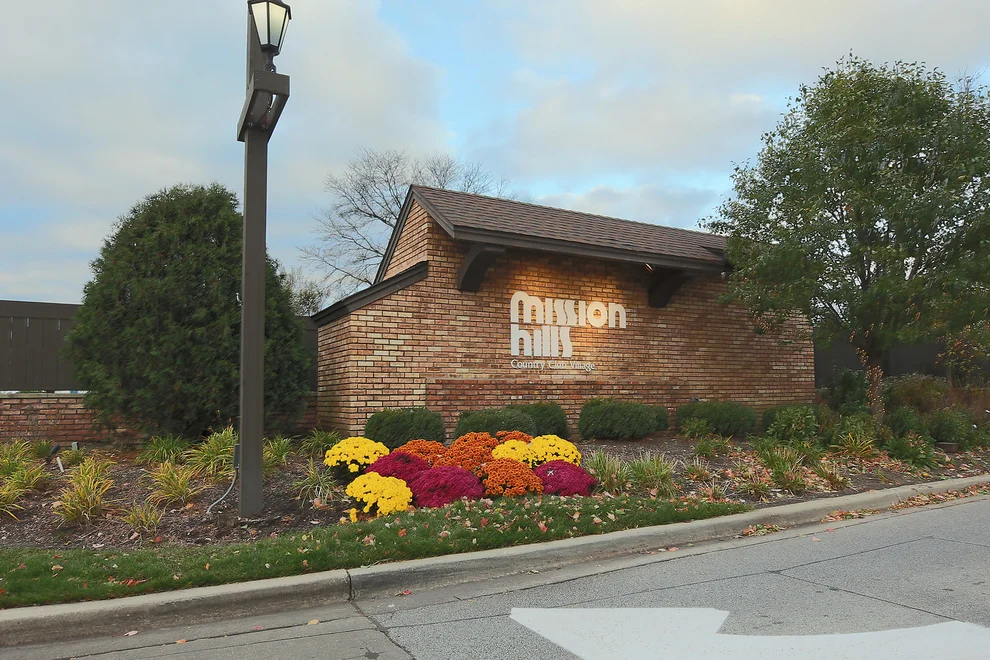 Unit for sale at 3810 S Mission Hills Road, Northbrook, IL 60062