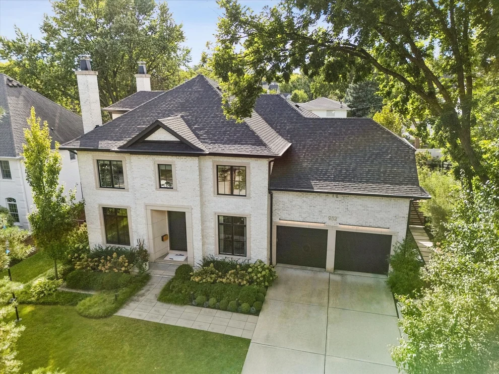 Unit for sale at 932 Allmen Avenue, Hinsdale, IL 60521