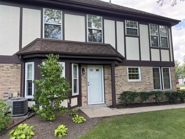 Unit for sale at 277 E Fabish Drive, Buffalo Grove, IL 60089