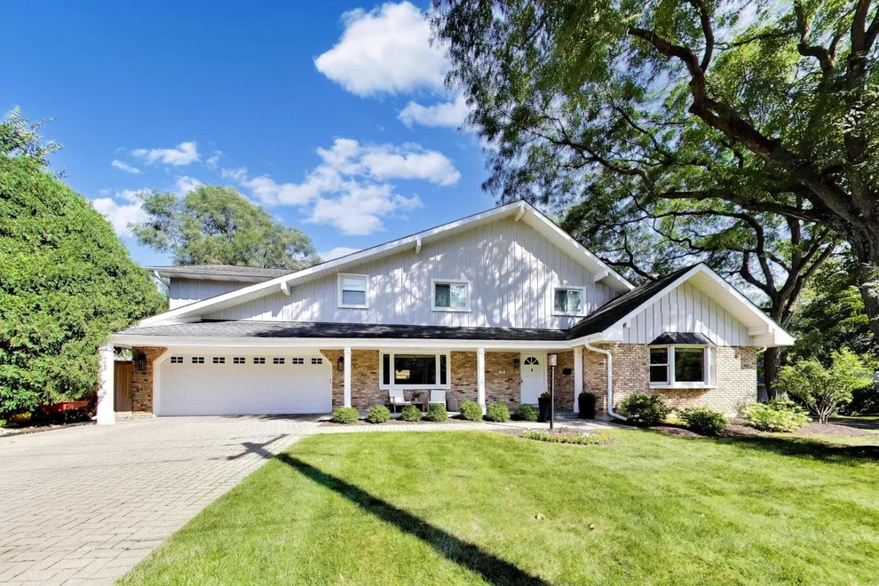 Unit for sale at 101 N Clay Street, Hinsdale, IL 60521