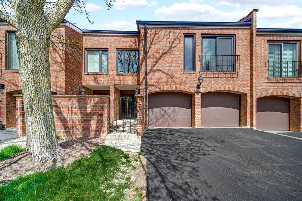 Unit for sale at 19W278 Governors Trail, Oak Brook, IL 60523