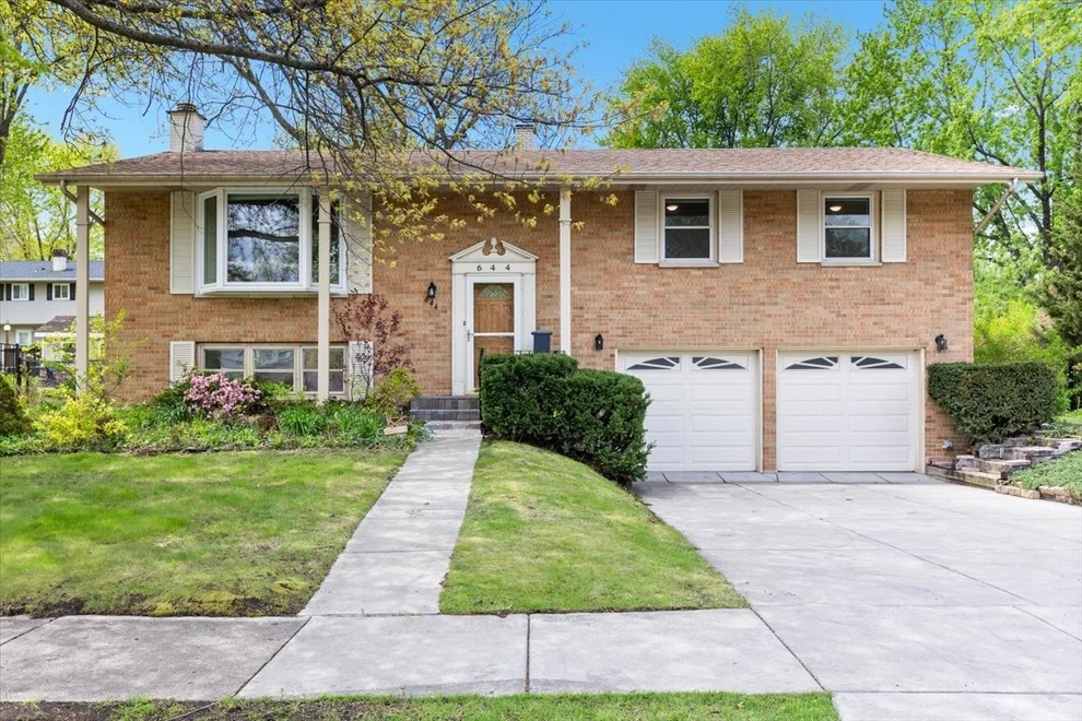 Unit for sale at 644 N Glenn Drive, Palatine, IL 60074