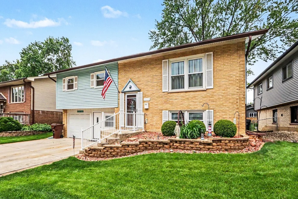 Unit for sale at 15218 Rob Roy Drive, Oak Forest, IL 60452