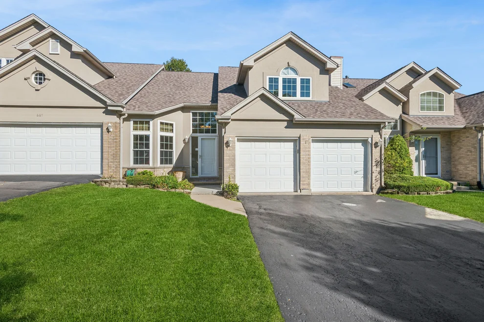 Unit for sale at 665 Meadowdale Drive, Romeoville, IL 60446