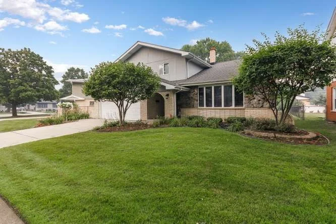 Unit for sale at 10529 Lorel Avenue, Oak Lawn, IL 60453
