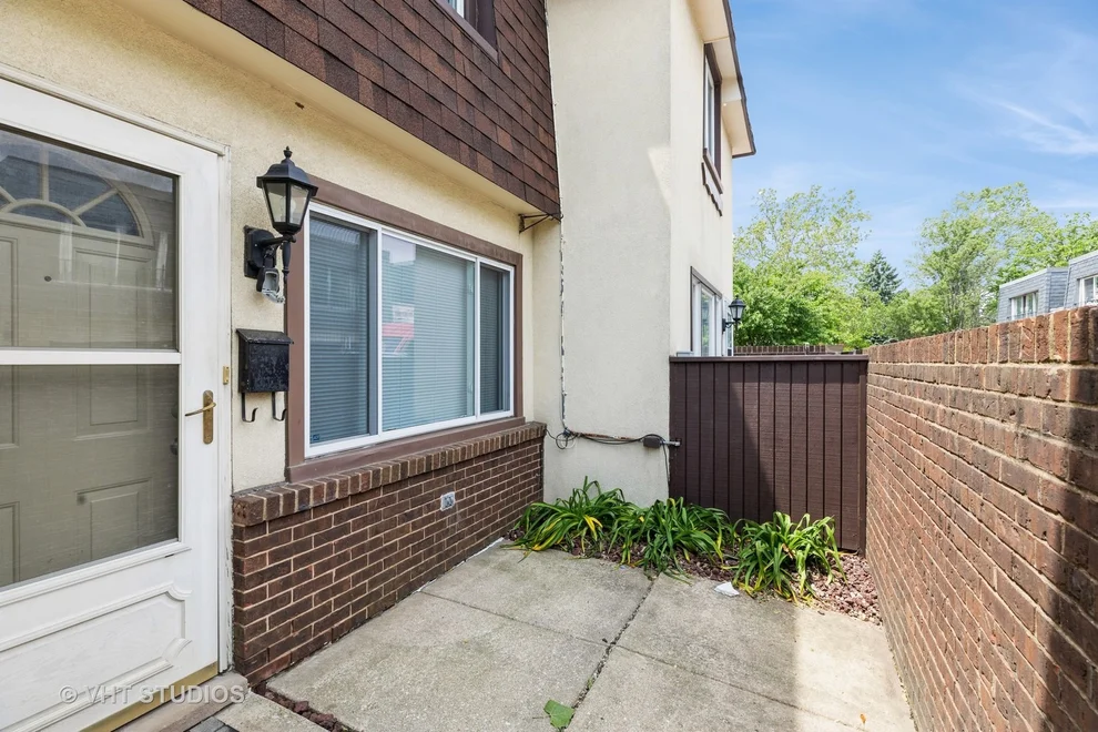 Unit for sale at 4037 Trafalgar Lane, Oak Lawn, IL 60453