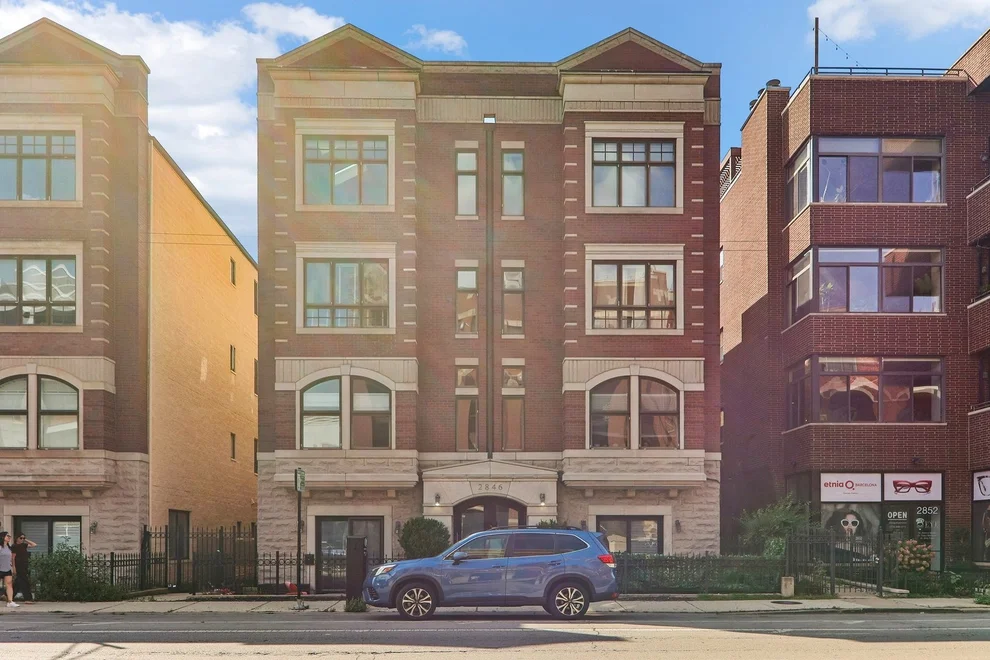 Unit for sale at 2846 N Halsted Street, Chicago, IL 60657