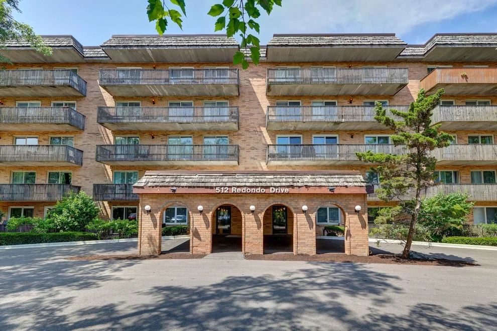 Unit for sale at 512 Redondo Drive, Downers Grove, IL 60516