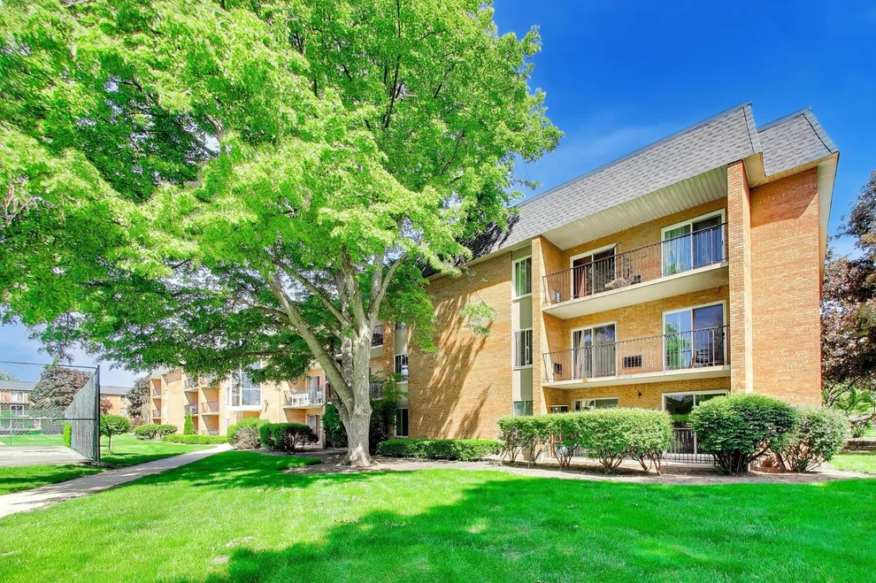 Unit for sale at 1056 N Mill Street, Naperville, IL 60563