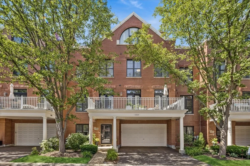 Unit for sale at 1863 Admiral Court, Glenview, IL 60026