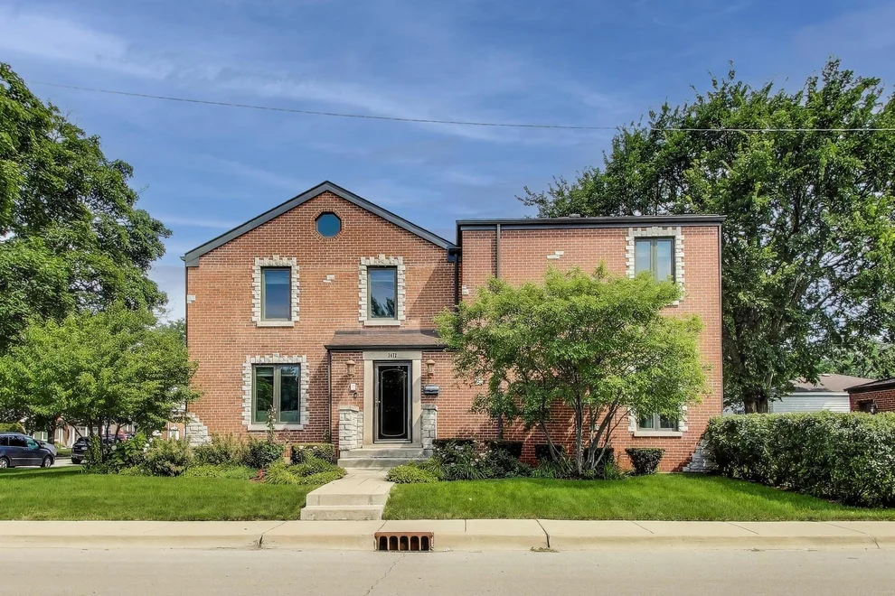 Unit for sale at 3472 W North Shore Avenue, Lincolnwood, IL 60712
