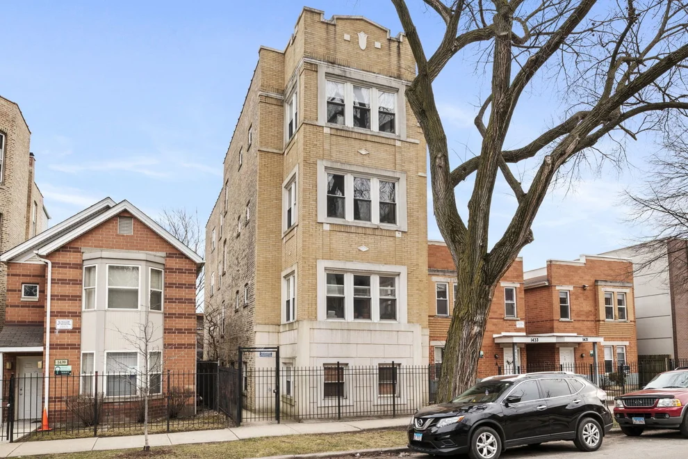 Unit for sale at 1435 N Rockwell Street, Chicago, IL 60622