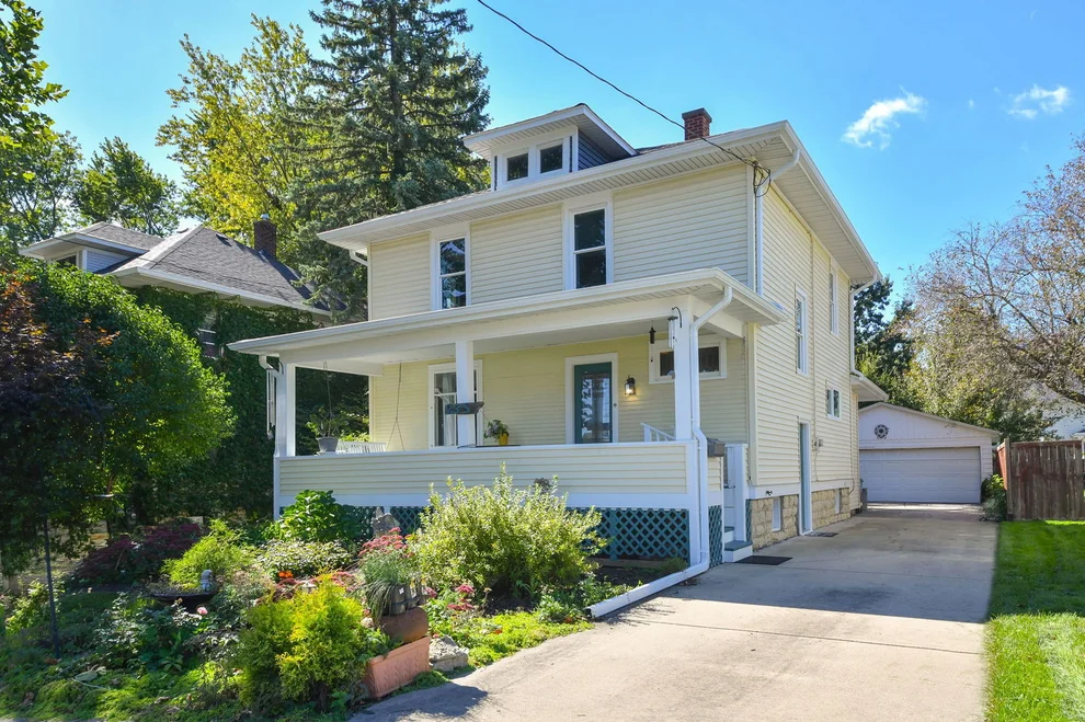 Unit for sale at 23 S Mallory Avenue, Batavia, IL 60510