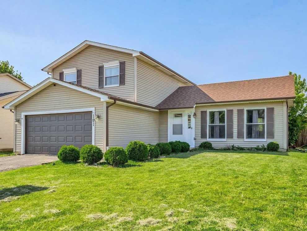 Unit for sale at 191 Pebblecreek Trail, Carol Stream, IL 60188