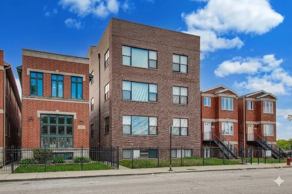 Unit for sale at 504 S Oakley Boulevard, Chicago, IL 60612