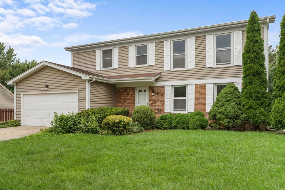 Unit for sale at 980 Sandalwood Lane, Crystal Lake, IL 60014