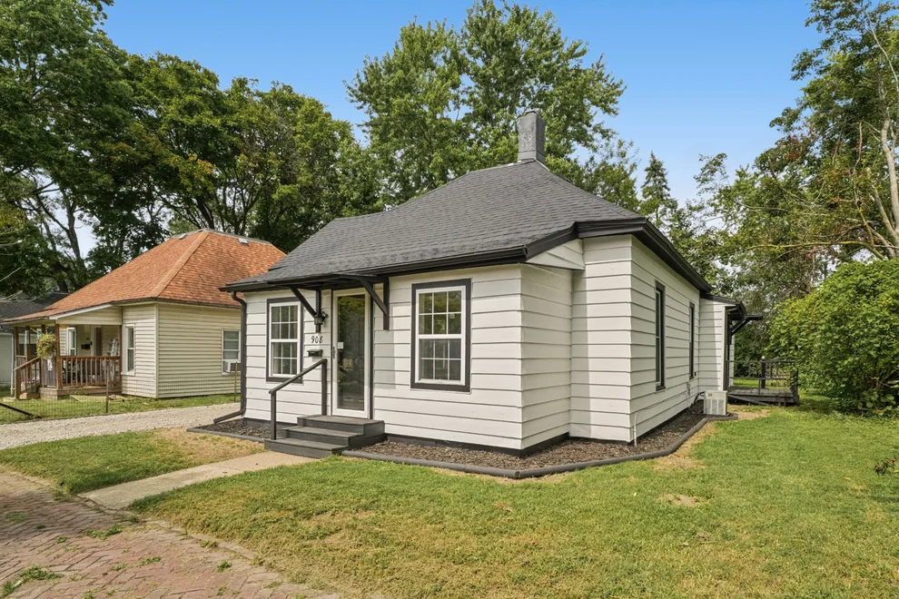Unit for sale at 908 E Water Street, Urbana, IL 61802
