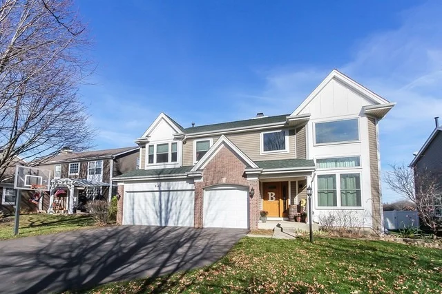 Unit for sale at 940 Concord Circle, Mundelein, IL 60060