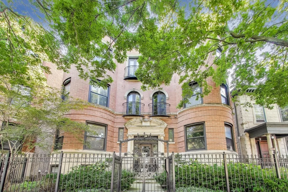 Unit for sale at 5014 S Blackstone Avenue, Chicago, IL 60615