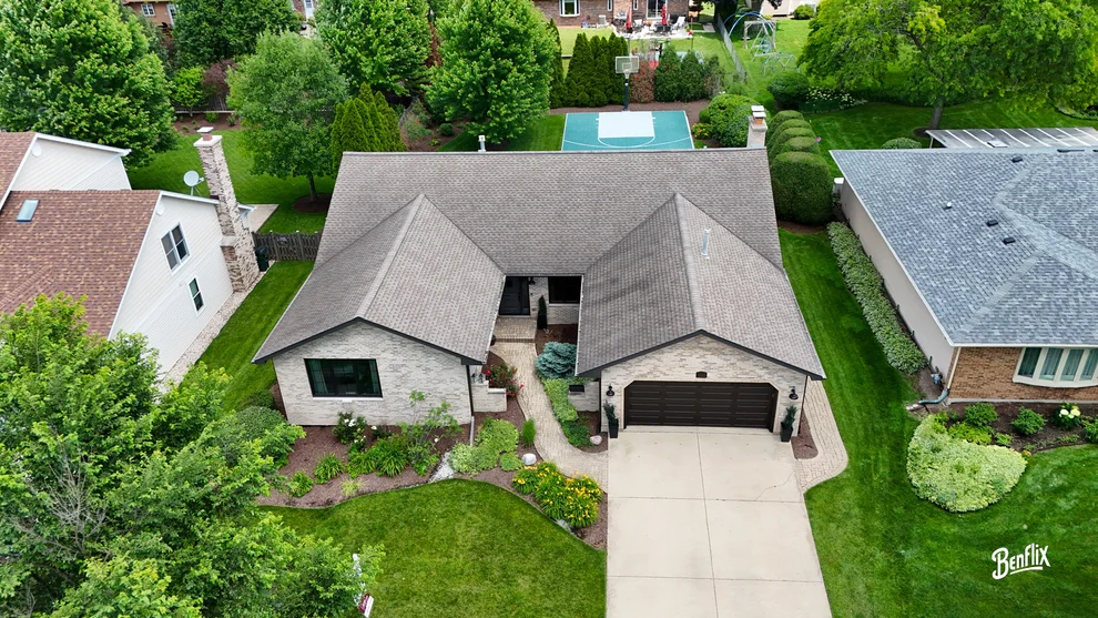 Unit for sale at 2051 N Ridge Avenue, Arlington Heights, IL 60004