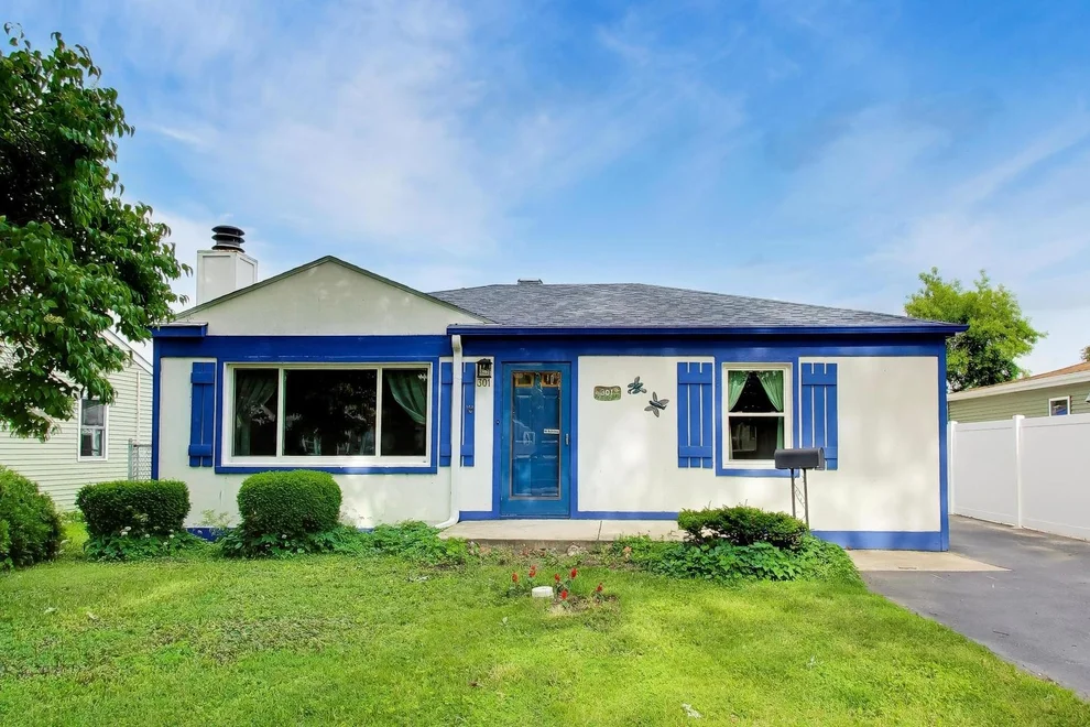 Unit for sale at 301 N Schubert Street, Palatine, IL 60067
