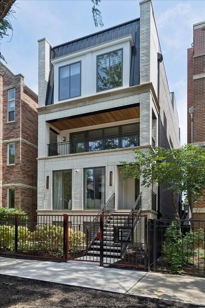 Unit for sale at 3739 N Clifton Avenue, Chicago, IL 60613